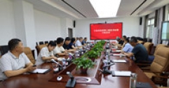 供熱行業(yè)標(biāo)準(zhǔn)編制組參觀考察長輸項(xiàng)目