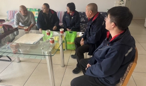【市城市燃熱集團(tuán)富泰熱力】新華東分公司黨總支走訪(fǎng)慰問(wèn)困難黨員